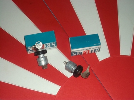 ขายฝาตบมาสด้า 1000 มาสด้า 1200- 1300 toyotaRN 25-30  อีซูสุฟาสเตอร์Z