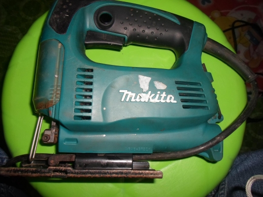 ขายเลื่อยจิ๊กซอร์ makita 4327 มือสองสภาพดีมาก ขายเลื่อยจิ๊กซอร์ makita 4327 มือสองสภาพดีมาก