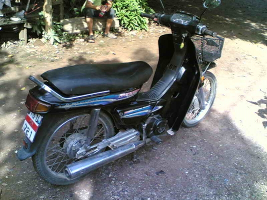 ขายฮอนด้าดรีม C100(ดำ) เล่มทะเบียนพร้อมชุดโอน เครื่องเดิมๆสมบูรณ์ขาย 8900 บาท