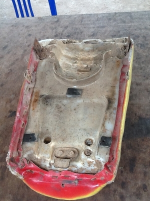 ขายเบาะ และการ์ดแครงเครื่อง dt125 ราคาถูกๆๆครับ