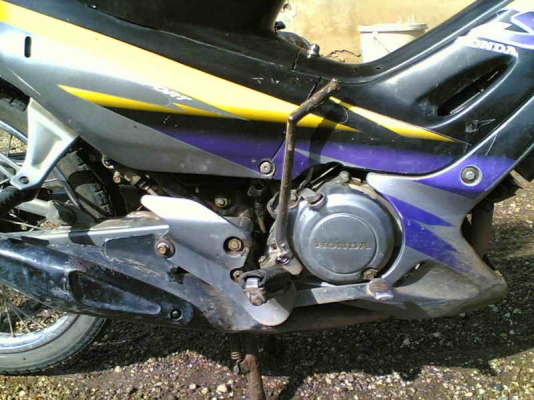 ขายฮอนด้าโนวาเทน่า เล่มทะเบียนพร้อมชุดโอน เครื่องสมบูรณ์มากขาย 6500 บาท