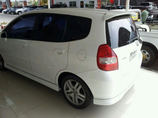 ขายด่วน honda jazz รถสวยมาก vtec ไม่มีชน