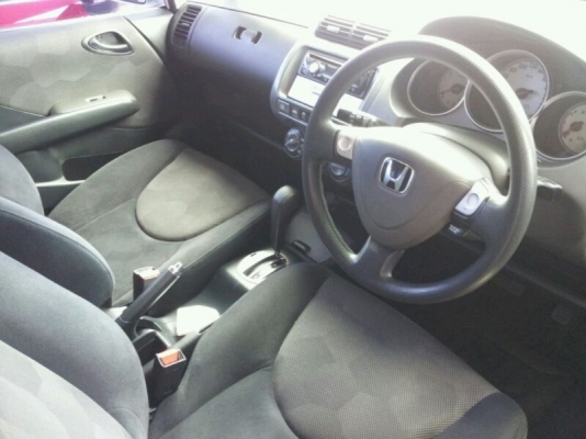 ขายด่วน honda jazz รถสวยมาก vtec ไม่มีชน