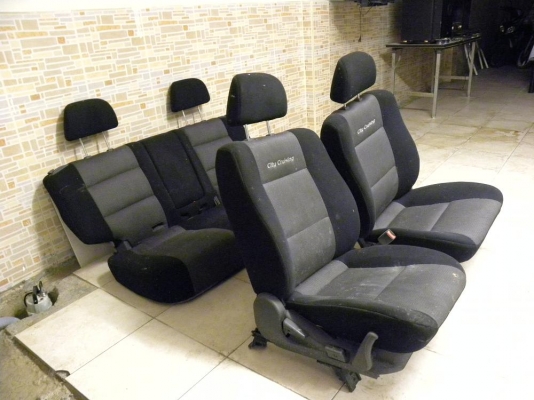 ขายเบาะ Mitsubishi G-wagon ตัวนอกครับ