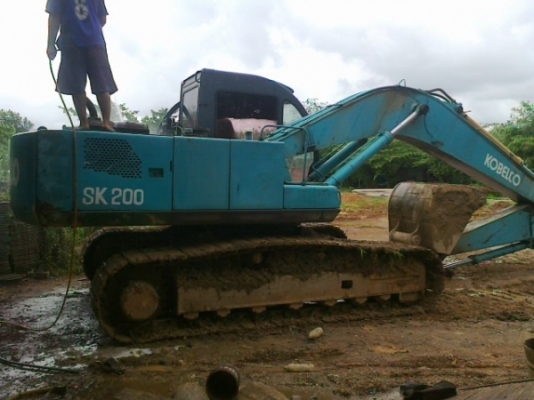 ขายรถแบคโฮKOBELCO sk 200-2 สภาพดีพร้อมใช้ ขายรถแบคโฮKOBELCO sk 200-2 สภาพดีพร้อมใช้