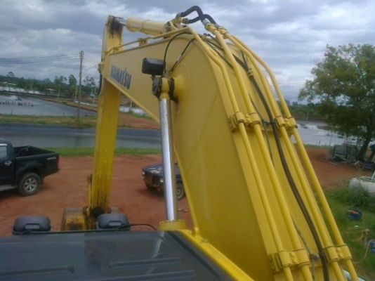 ขายดาวน์รถแบคโฮ KOMATSU pc200-8รถทำงานน้อยเหมือนรถใหม่ 2,xxxชม