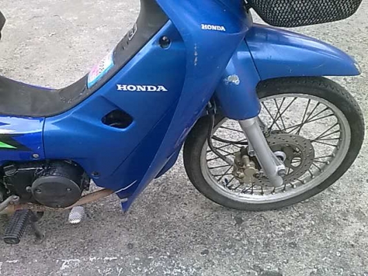 WAVE Zไม่มีครัช ปี 47 พรบ ภาษีถึง 17 ก.ย.2556อีกยาว เครื่องดี 10500บาท