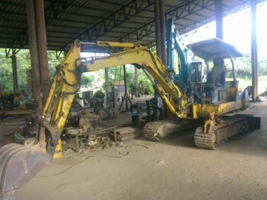 ขายรถแบคโฮ KOMATSU pc 40-6 พร้อมลายหัวเจาะสภาพสวยพร้อมใช้