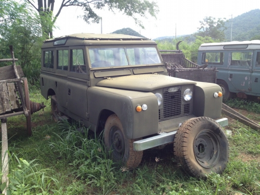 ขายรถแลนด์โรเวอร์เหลือ 4 คันเท่านั้น ทะเบียนทุกคัน ราคาคุยได้ครับ