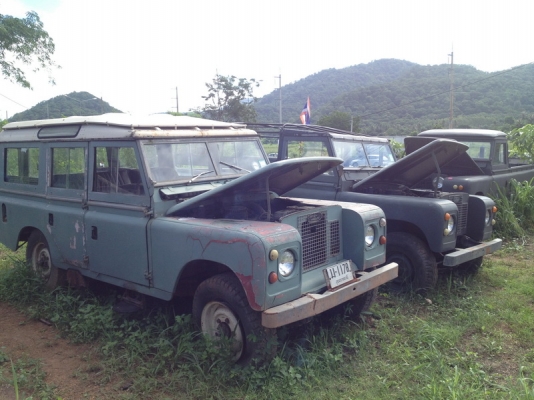 ขายรถแลนด์โรเวอร์เหลือ 4 คันเท่านั้น ทะเบียนทุกคัน ราคาคุยได้ครับ