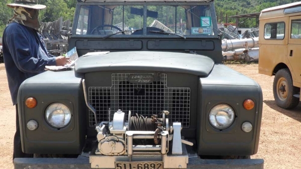 ขายรถแลนด์โรเวอร์เหลือ 4 คันเท่านั้น ทะเบียนทุกคัน ราคาคุยได้ครับ