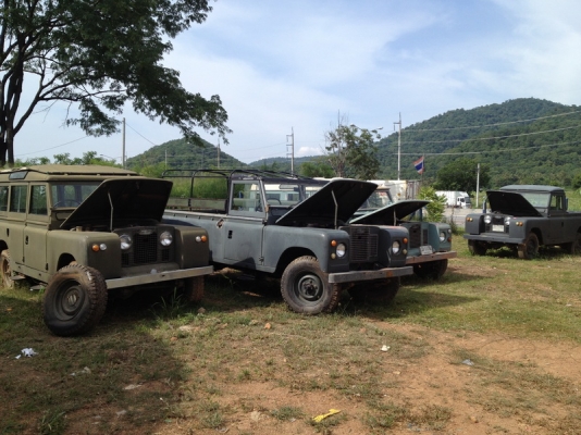ขายรถแลนด์โรเวอร์เหลือ 4 คันเท่านั้น ทะเบียนทุกคัน ราคาคุยได้ครับ