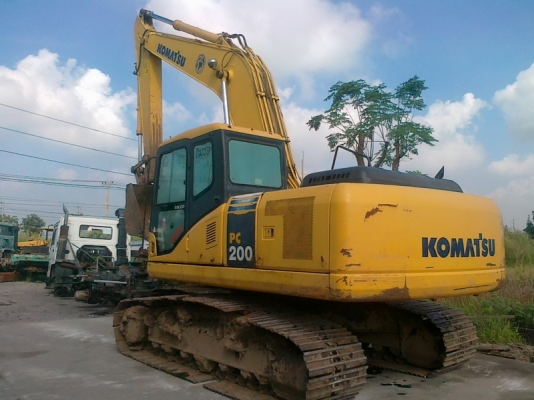 KOMATSU PC200-7