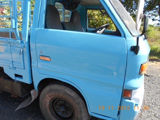 ขาย 4 ล้อ เครื่องแน่น แซสซีสวย สีสวยบางๆ