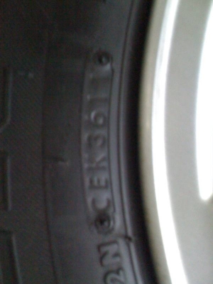 ขายด่วน! แม็กพร้อมยาง 1 ชุด 4 วง 225 70 R15 ครับ