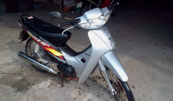 ขาย เวฟ 100 ปี48 เครื่องเดิมดี รถเดิม ทะเบียนโอน 15900