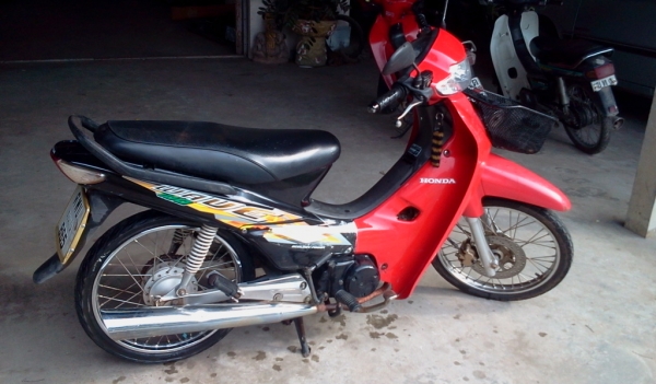 ขาย เวฟ 100 ปี46ไมล์ลาย เครื่องเดิมดี รถเดิม ทะเบียนโอน 15800