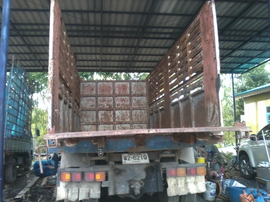 ขายรถบรรทุกสิบล้อมือสอง