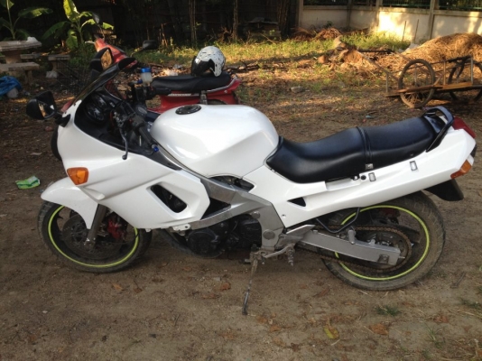 ขาย ZZR 400 มีอืนวอย 33000พล้อมส่ง 30000 มาเอาเอง ไม่ลดแล้วคับ