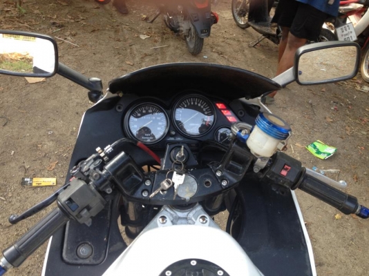 ขาย ZZR 400 มีอืนวอย 33000พล้อมส่ง 30000 มาเอาเอง ไม่ลดแล้วคับ