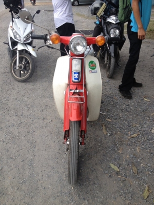 ขาย C 50 ทำมาใหม่ สพาบดี พล้อมขี้คับ มีทะเบียน แต่ต้อนขนรถมาผมทำเองสารรถหายคับ