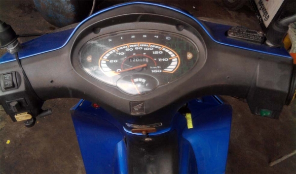 ขออนุญาติขาย HONDA WAVE 125R U-Box สีน้ำเงินดำ ดิสหน้า-หลัง