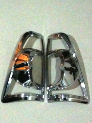 ( กดที่ชื่อ เพื่อดูสินค้าอื่นๆครับ )กรอบแต่งไฟท้าย Isuzu ข้างล่ะ 250 บาท