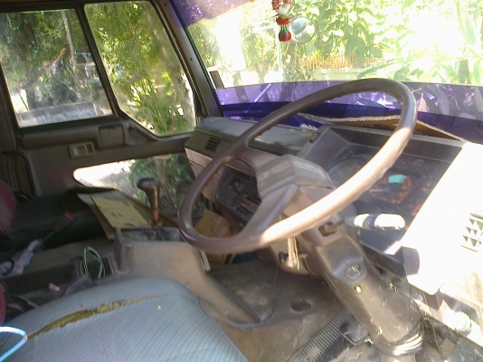 MITSUBISHI FUSO 165 HP 6D14 หกล้อดั๊มพ์ หัวบางเดิมภายในครบ พวงมาลัยเพาเวอร์ เครื่องแรงดีฟิตใหม่เอี่ยม กระบะดั๊มพ์เหล็ก 6 ตันยาว 3.80 เมตร ช่วงล่างคัชซีไม่มีผุ ยาง 8.25 ขอบ 16" สภาพดี 60\% เอกสารเล่มทะเบียนครบพร้อมโอนครับ