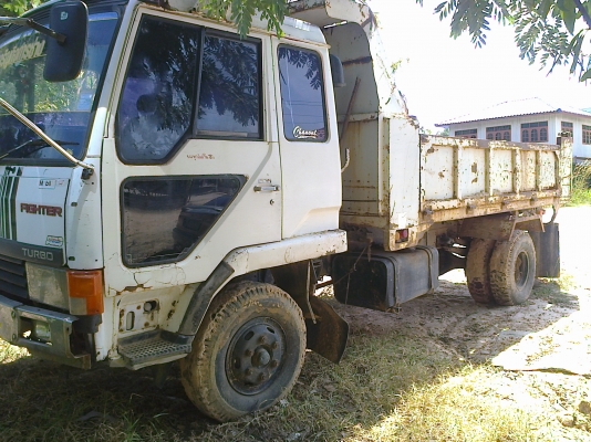 MITSUBISHI FUSO 165 HP 6D14 หกล้อดั๊มพ์ หัวบางเดิมภายในครบ พวงมาลัยเพาเวอร์ เครื่องแรงดีฟิตใหม่เอี่ยม กระบะดั๊มพ์เหล็ก 6 ตันยาว 3.80 เมตร ช่วงล่างคัชซีไม่มีผุ ยาง 8.25 ขอบ 16" สภาพดี 60\% เอกสารเล่มทะเบียนครบพร้อมโอนครับ