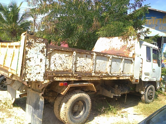 MITSUBISHI FUSO 165 HP 6D14 หกล้อดั๊มพ์ หัวบางเดิมภายในครบ พวงมาลัยเพาเวอร์ เครื่องแรงดีฟิตใหม่เอี่ยม กระบะดั๊มพ์เหล็ก 6 ตันยาว 3.80 เมตร ช่วงล่างคัชซีไม่มีผุ ยาง 8.25 ขอบ 16" สภาพดี 60\% เอกสารเล่มทะเบียนครบพร้อมโอนครับ