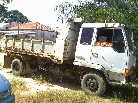 MITSUBISHI FUSO 165 HP 6D14 หกล้อดั๊มพ์ หัวบางเดิมภายในครบ พวงมาลัยเพาเวอร์ เครื่องแรงดีฟิตใหม่เอี่ยม กระบะดั๊มพ์เหล็ก 6 ตันยาว 3.80 เมตร ช่วงล่างคัชซีไม่มีผุ ยาง 8.25 ขอบ 16" สภาพดี 60\% เอกสารเล่มทะเบียนครบพร้อมโอนครับ
