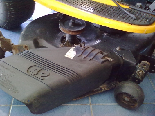 รถตัดหญ้า UNIVERSAL รถตัดหญ้า UNIVERSAL