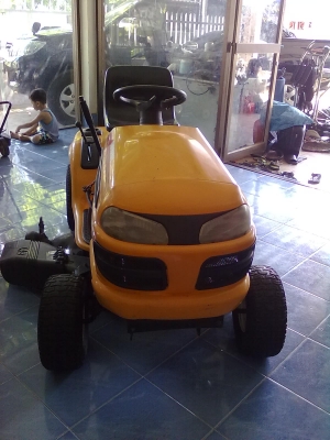 รถตัดหญ้า UNIVERSAL รถตัดหญ้า UNIVERSAL