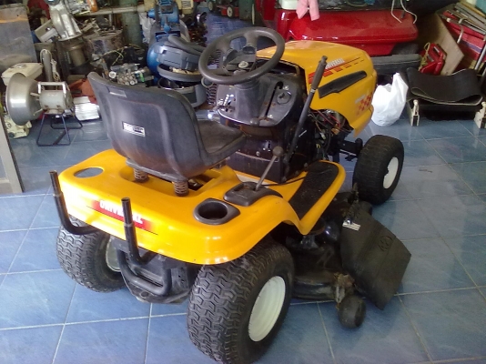 รถตัดหญ้า UNIVERSAL รถตัดหญ้า UNIVERSAL