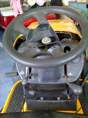 รถตัดหญ้า UNIVERSAL รถตัดหญ้า UNIVERSAL