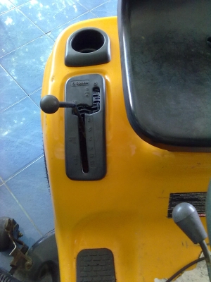 รถตัดหญ้า UNIVERSAL รถตัดหญ้า UNIVERSAL