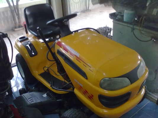 รถตัดหญ้า UNIVERSAL