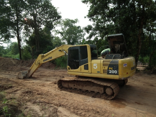 ขาย komatsu pc200-8 สภาพพร้อมใช้งาน ช่วงล่างเต็ม รถทำงานเร็วไม่มีโหลด ไม หมื่นกว่าชั่วโมง เอกสารเล่มทะเบียน