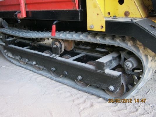 ชายดั๊มตีนตะขาบ Kawashima ชายดั๊มตีนตะขาบ Kawashima