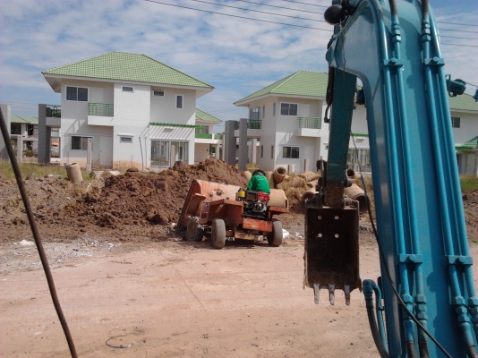 บริการรถขุดเล็ก ขุดหลุมตอม่อร่องคานวางท่อต่างๆเล็กๆก็ไปได้ (ในสุรินทร์) 0874585088