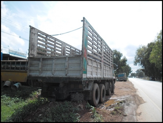 สิบล้อ JCM  2คานหน้า วางเครื่อง 320 สวยๆ