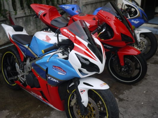 รับสั่งประกอบnc30.cbr400พร้อมทะเบียนเลือกสีเลือกลายได้ราคา85000ติดต่อ0803355484