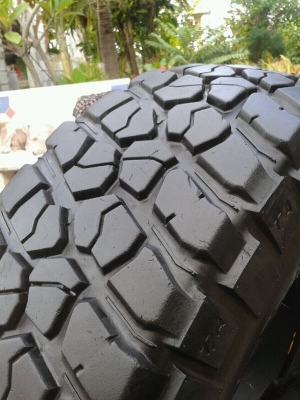 เอาไปเลย ชุดนี้ 27000  BF KM2 265/75R16 พร้อมล้อ ลาย Bradley V 16x8-25