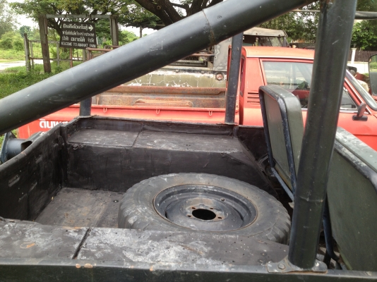 รถยนต์จี้ปวิลลี่ เครื่องISUZU 190 ขับเคลื่อน4ล้อ ทะเบียนเต็ม