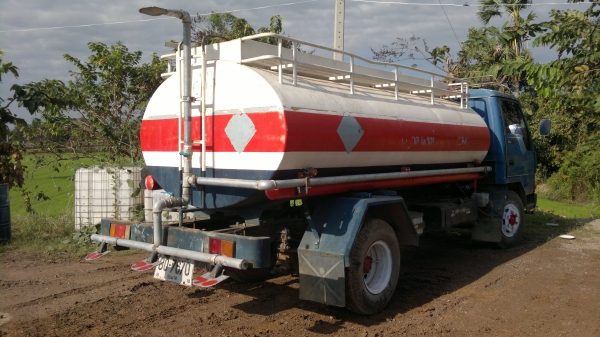 ขายรถน้ำ6 ล้อ 6000 ลิตร MITSUBISHI 115 แรง ปี38 เกียร์สั้น ใช้ปั้มปั่นสเปร์ดูด-ฉีดในตัว