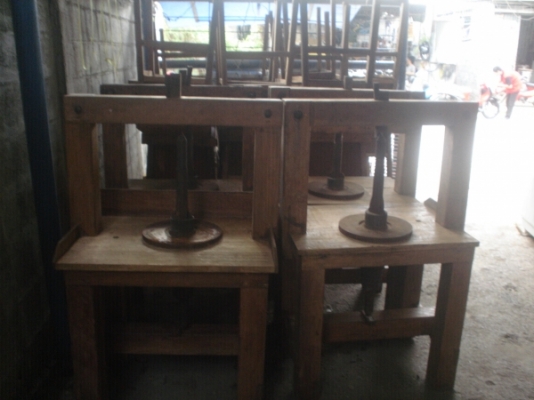 โต๊ะทำเพชร ทำพลอย ทำทอง ขายถูกๆๆๆ 1,200บาท หลินรัชดา081-585-6957