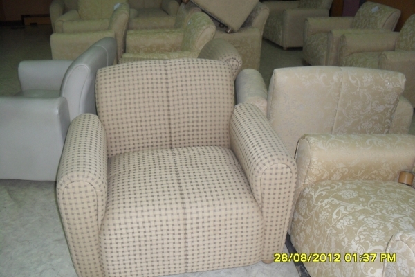 โซฟาคอนโดญี่ปุ่นใหม่มากมีจำนวนจำกัดขายถูกเดี่ยว700บาทยาว1800บาท