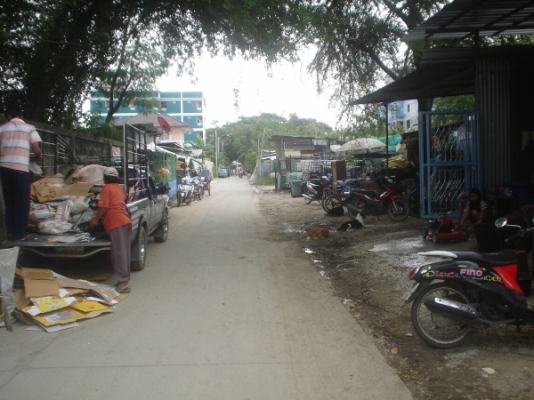 ให้เช่าโกดังขนาดกลางมี 5 ล็อก หลังคาใหม่ ล็อกละ 6,000บาท