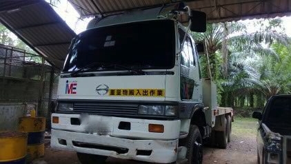 รถฮีโน่ 10 ล้อ ท้ายลาด 260 แรงม้า  สนใจติดต่อ 081 - 6079515