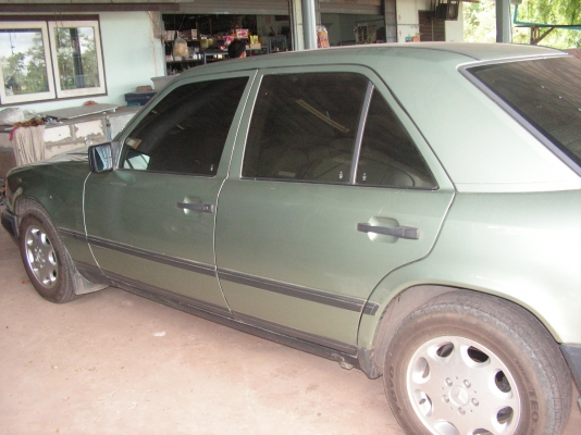 เบน300E  รับประกันความสวยและเดิมๆเลยครับ(เก่าเเต่ปีนะครับ)